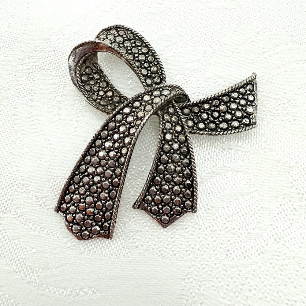 Vintage 2" Marcasite Ribbon Bow Brooch Pin w/ Silver Tone Metal